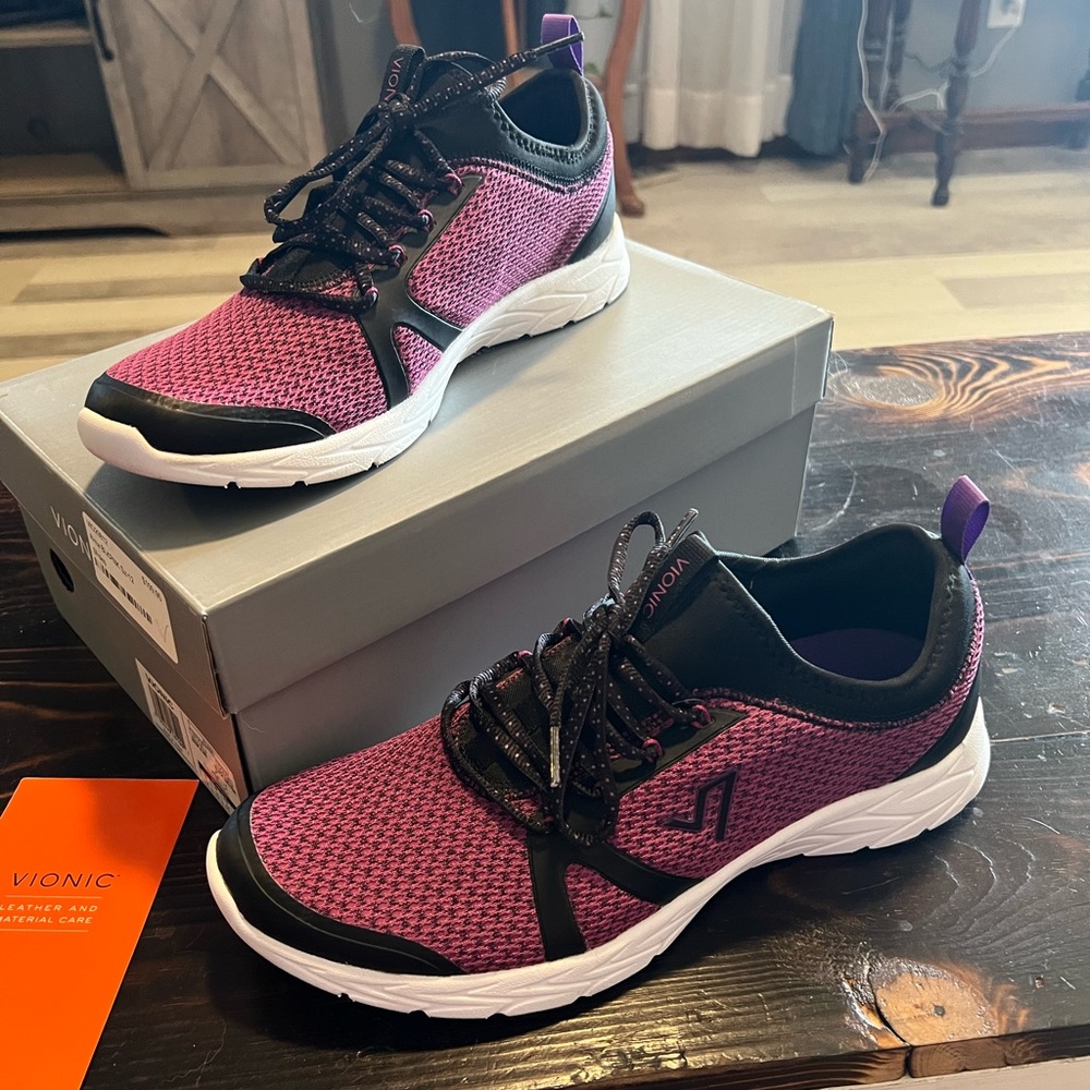 Bionic Alma Black and Pink Shoes Size 12